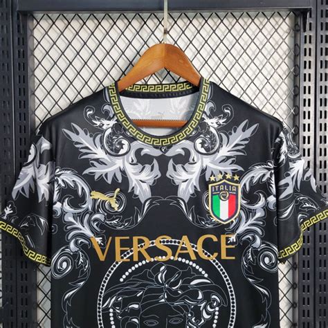 abbigliamento versace seconda mano|italia versace kit.